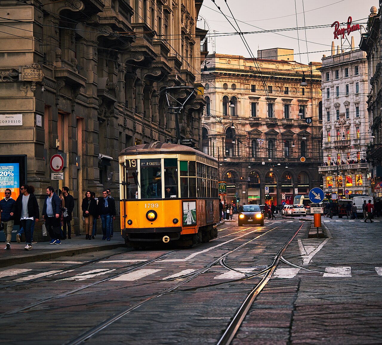 Tram storico a Cordusio